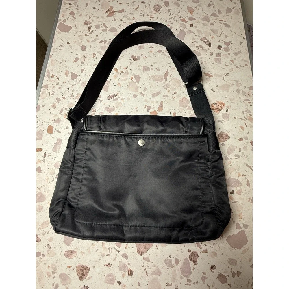 Kenneth Cole Reaction Black Nylon Messenger Bag Crossbody Laptop‎ Travel